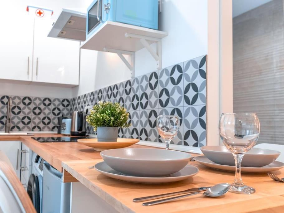 Acogedor Estudio En Triana Con Jacuzzi Y Wifi *