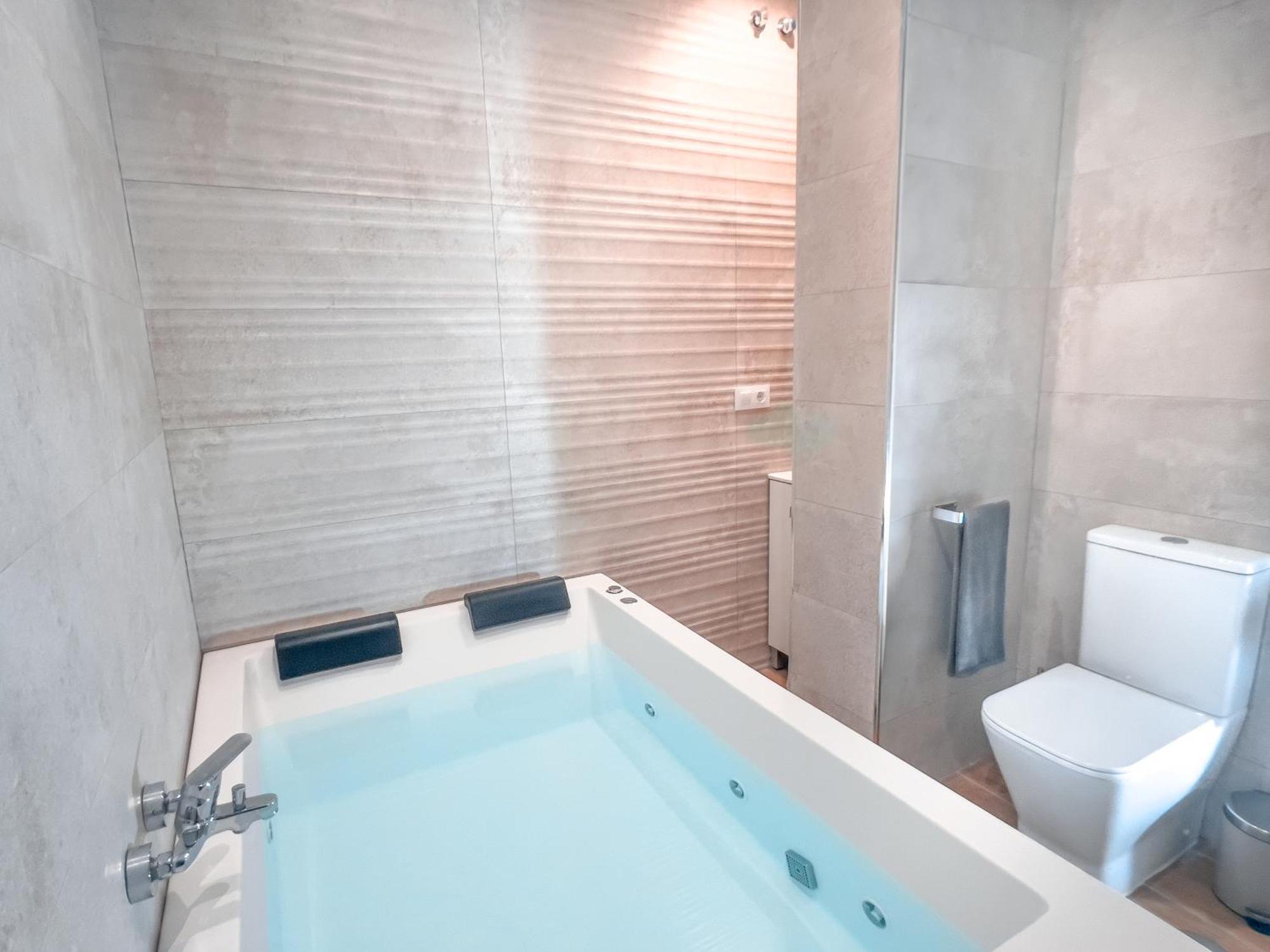 Acogedor Estudio En Triana Con Jacuzzi Y Wifi * Séville
